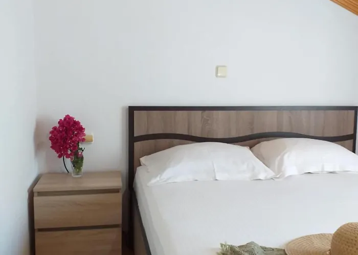 Dragani Aparthotel 3*