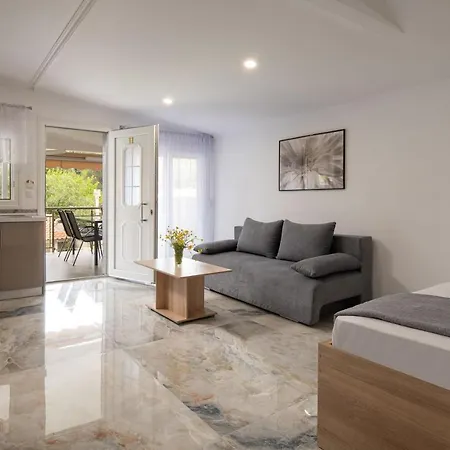 Dragani Ξενοδοχείο με διαμερίσματα 3*