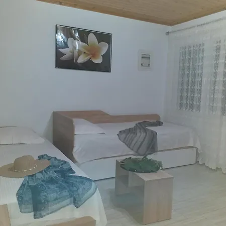 Ξενοδοχείο με διαμερίσματα Dragani 3*